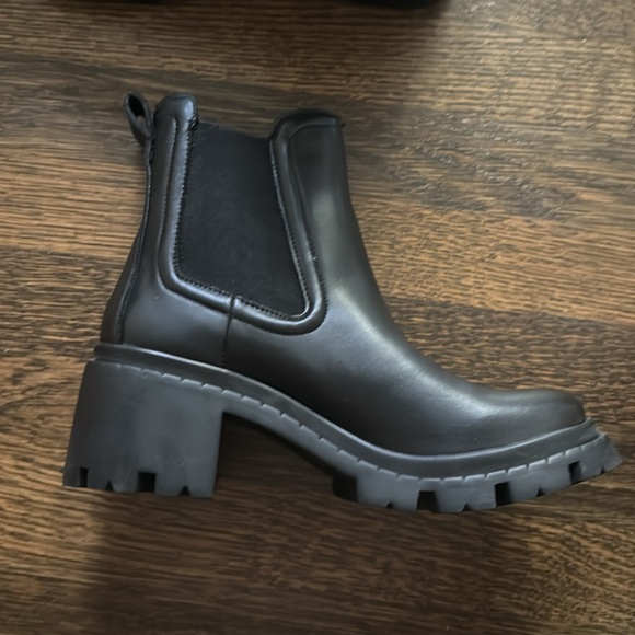 Brand new Steve Madden boots - Picture 2 of 6